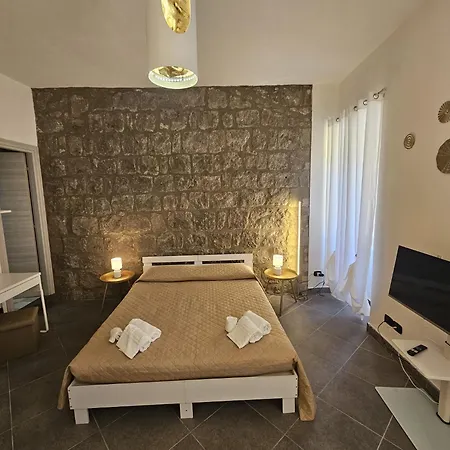 Palazzetto Dei Priori *