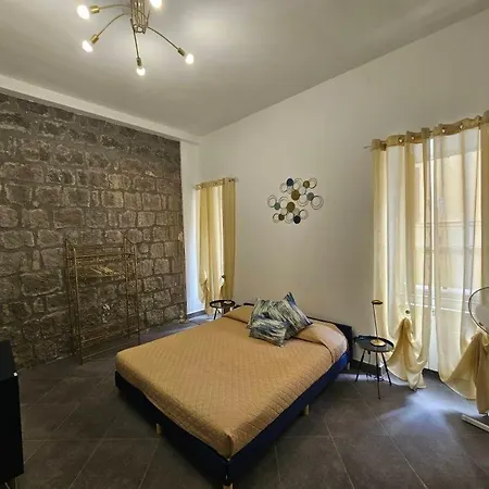 Palazzetto Dei Priori *